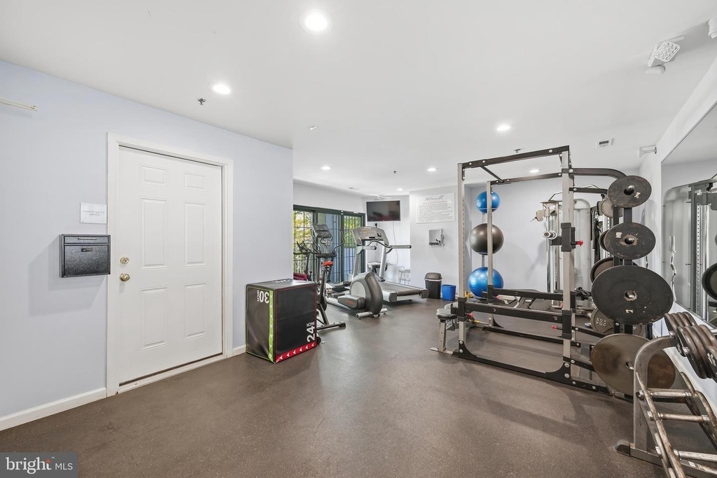 2 Leverington Avenue - Photo 17
