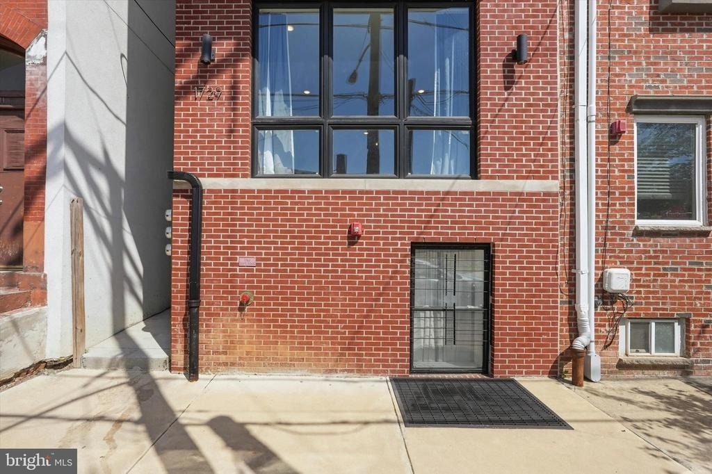 1729 Francis Street - Photo 1