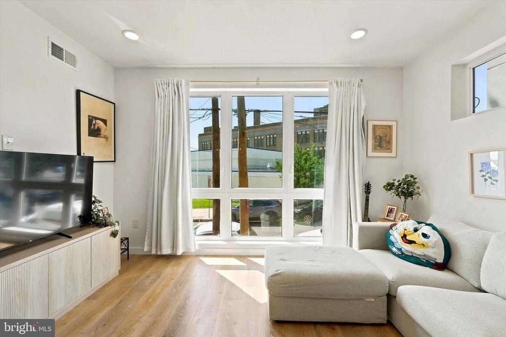 1729 Francis Street - Photo 11