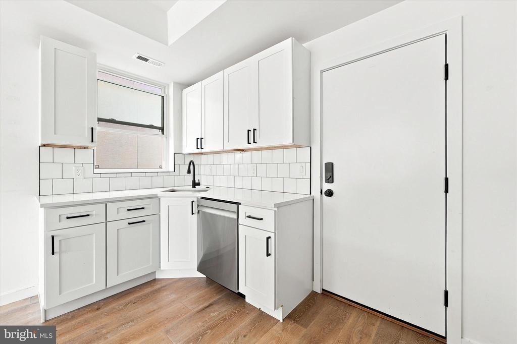 1729 Francis Street - Photo 3