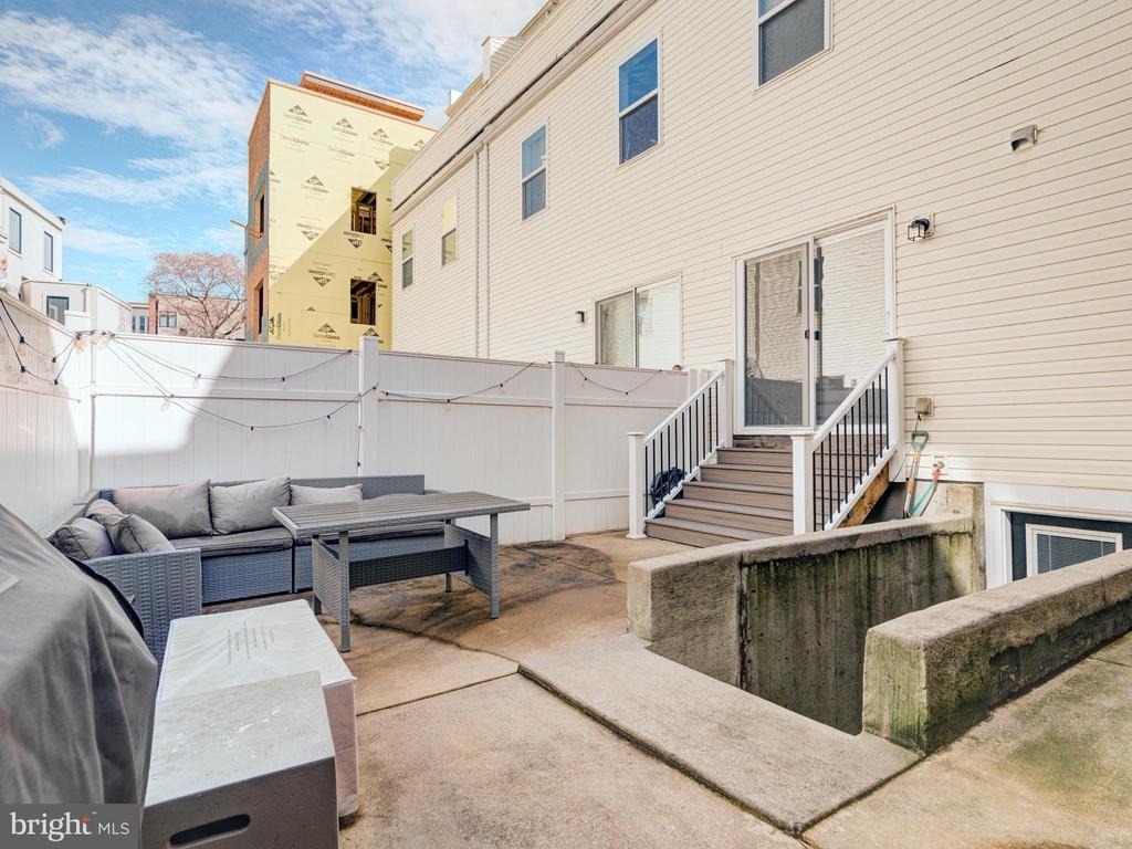 1118 E Dunton Street - Photo 23