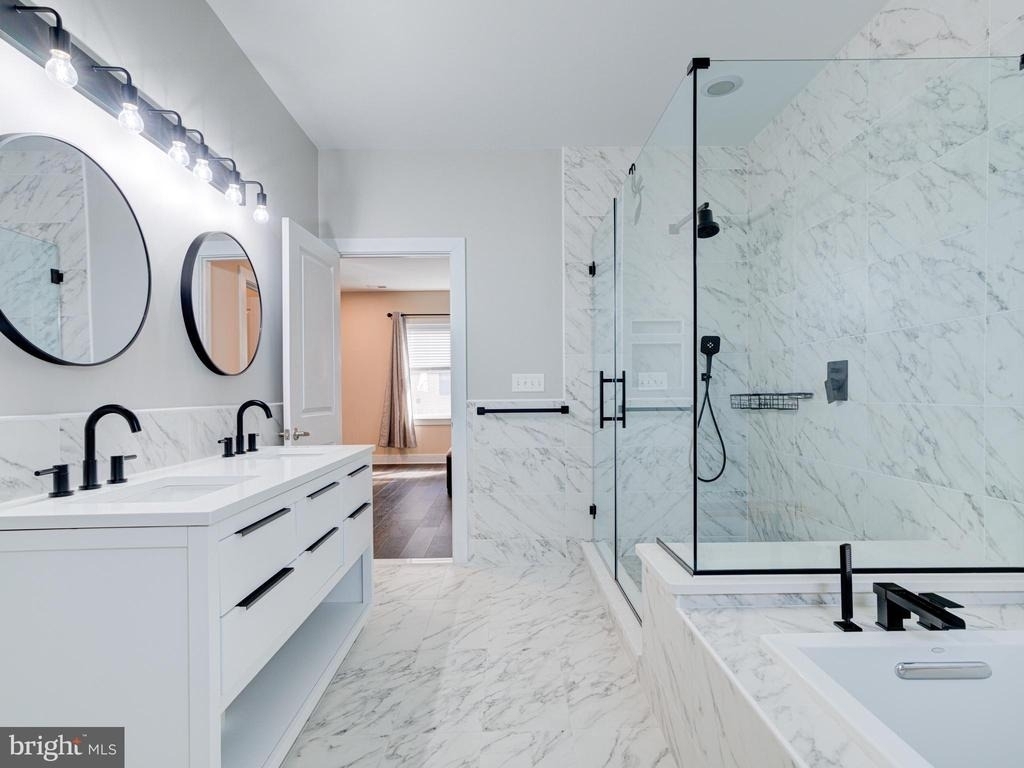 1118 E Dunton Street - Photo 8