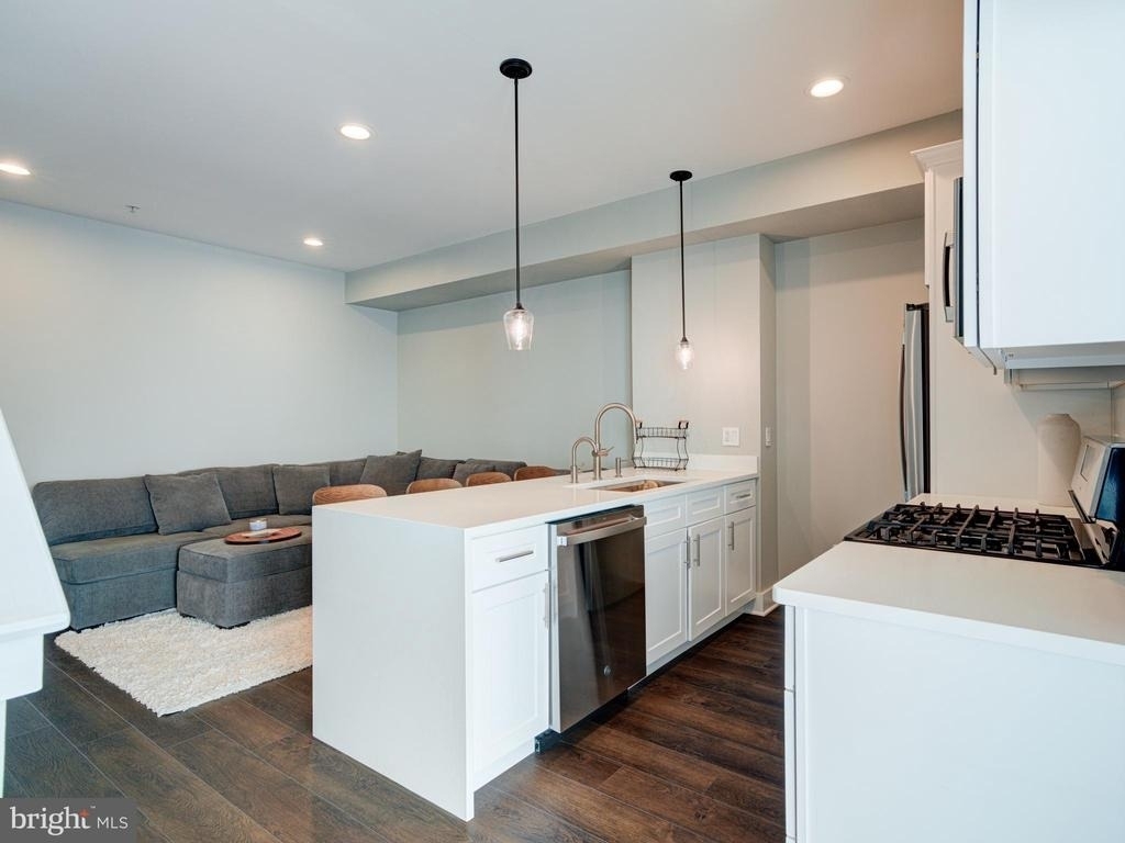 1118 E Dunton Street - Photo 4