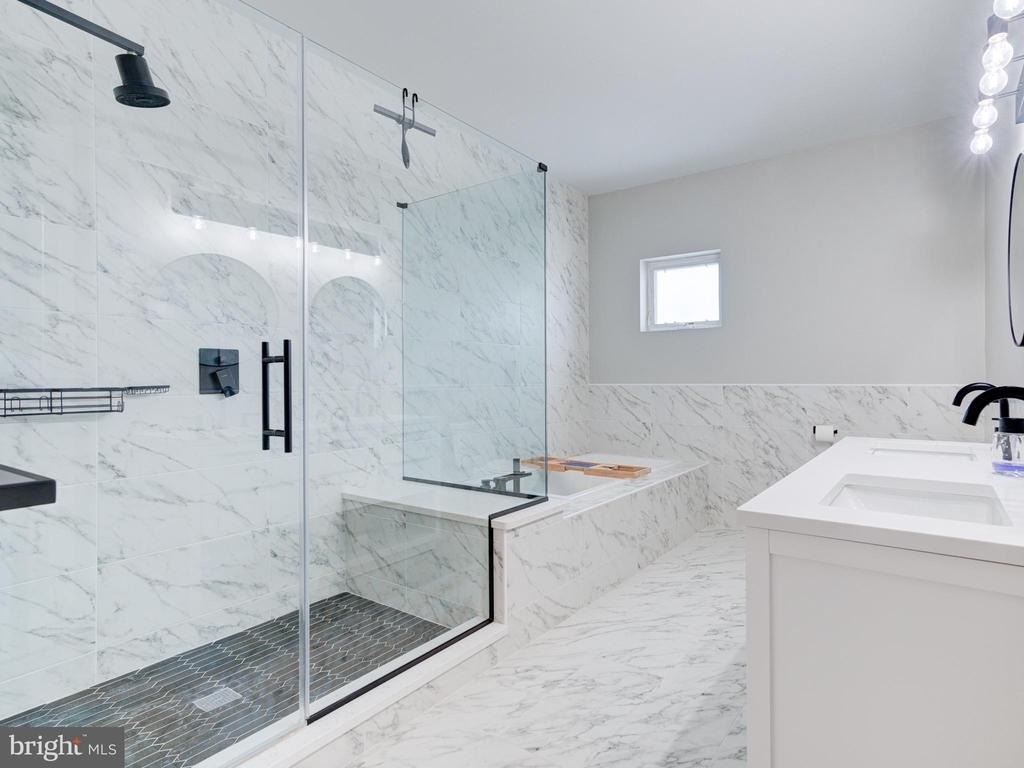 1118 E Dunton Street - Photo 9