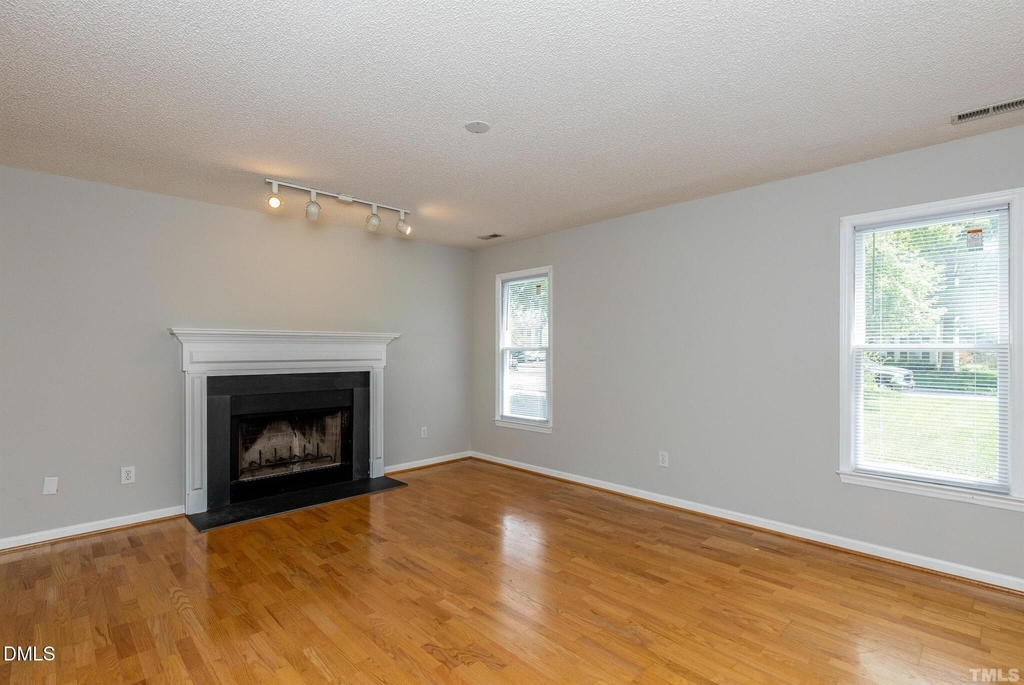 112 Kronos Lane - Photo 4