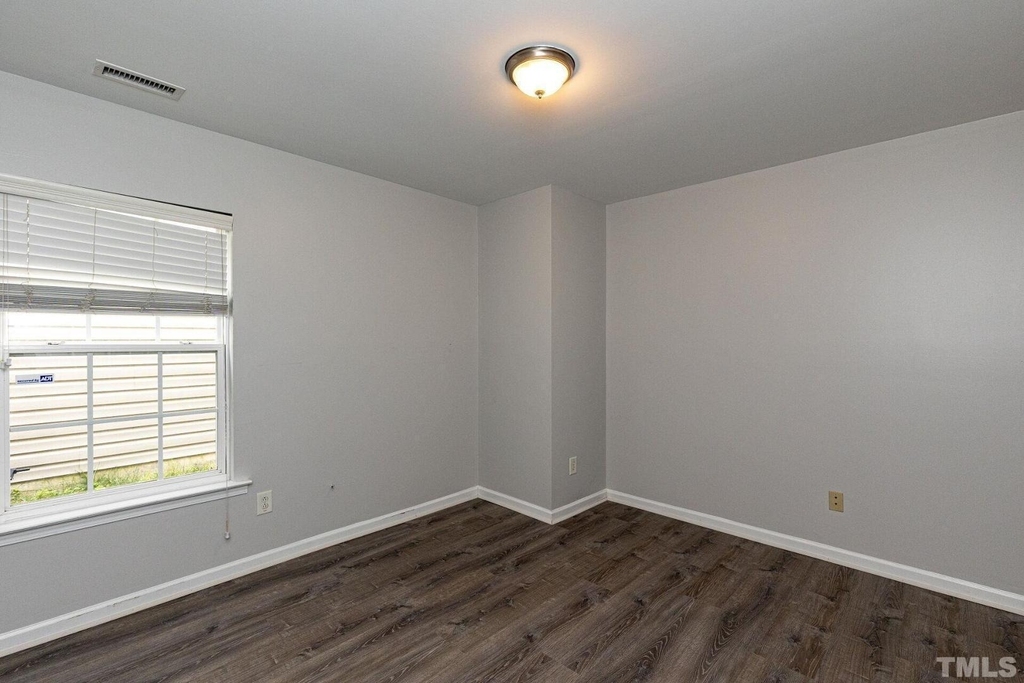201 Northlands Drive - Photo 18