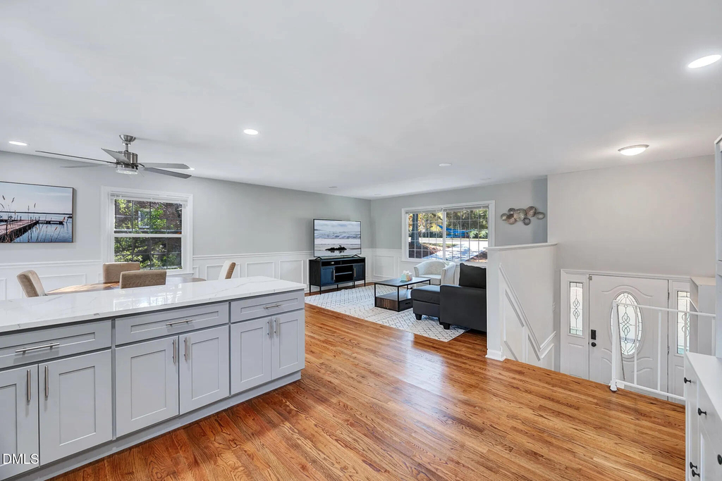 406 Snelling - Photo 2