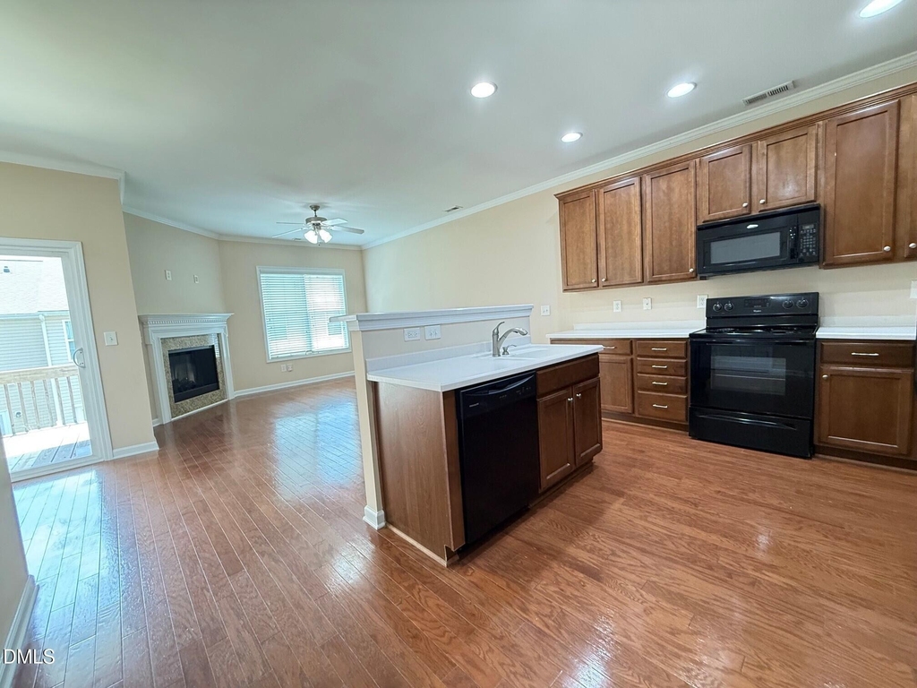705 Keystone Park Drive - Photo 5