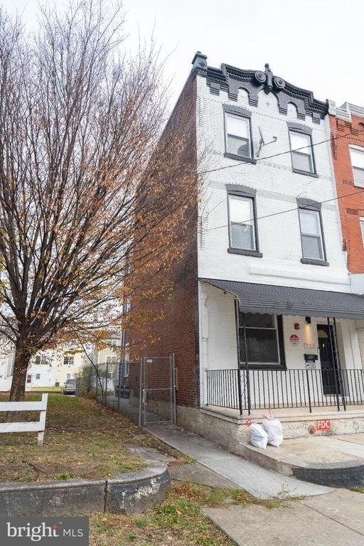 723 N 40th Street - Photo 2