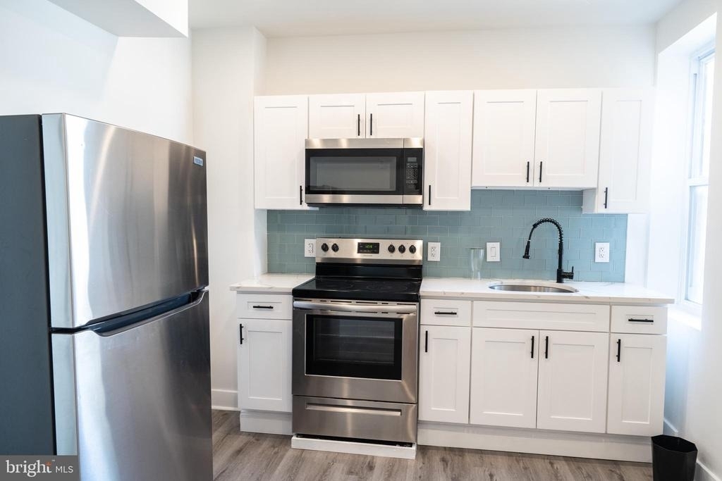 723 N 40th Street - Photo 11