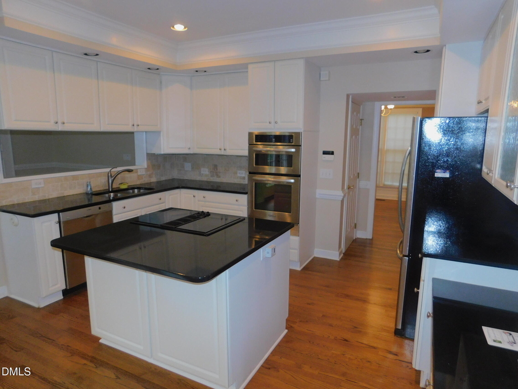 106 Southbank Drive - Photo 4