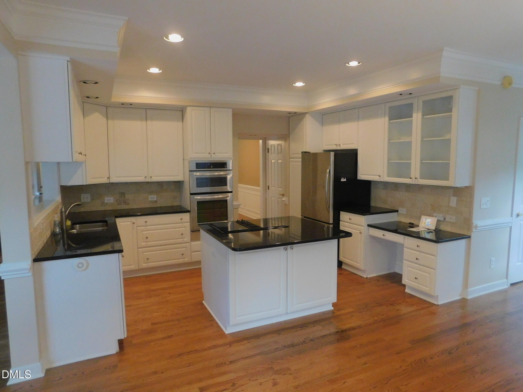 106 Southbank Drive - Photo 3