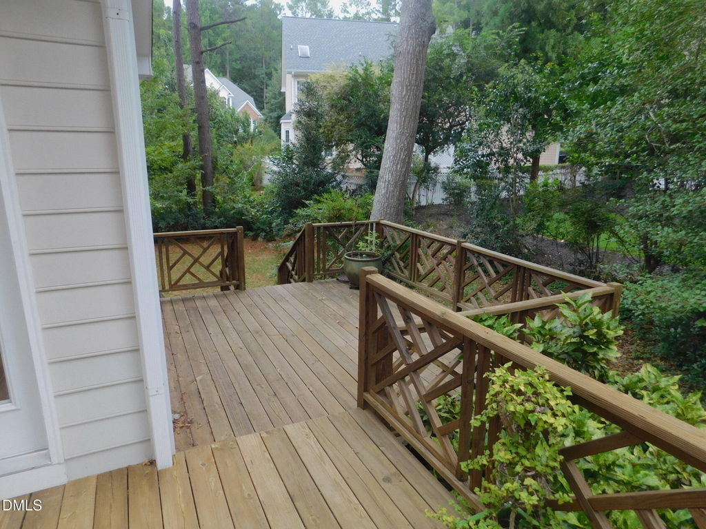 106 Southbank Drive - Photo 13