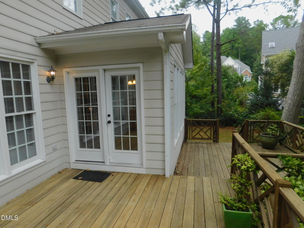 106 Southbank Drive - Photo 14
