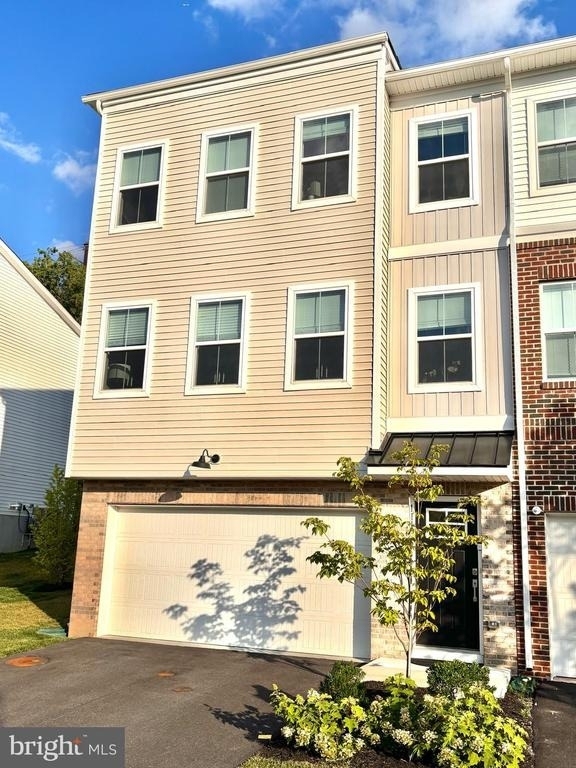 111 Four Leaf Dr - Photo 1
