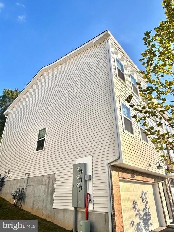 111 Four Leaf Dr - Photo 3