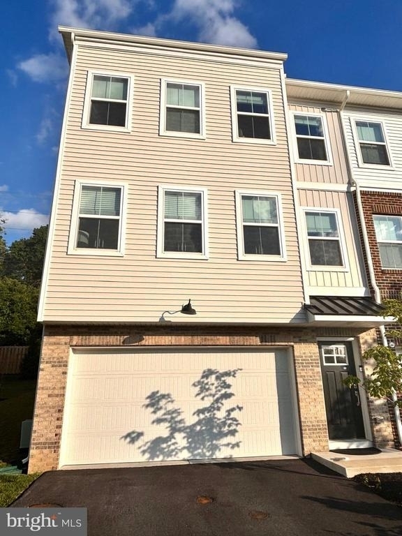 111 Four Leaf Dr - Photo 2