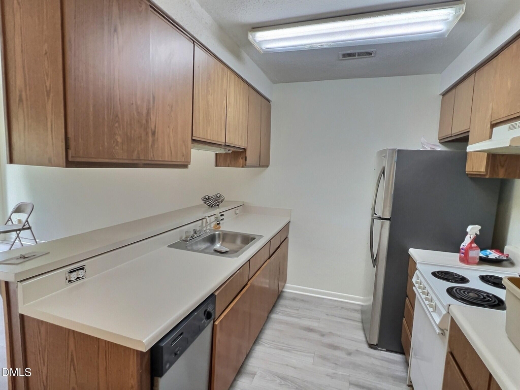 3081 Huntleigh Drive - Photo 3