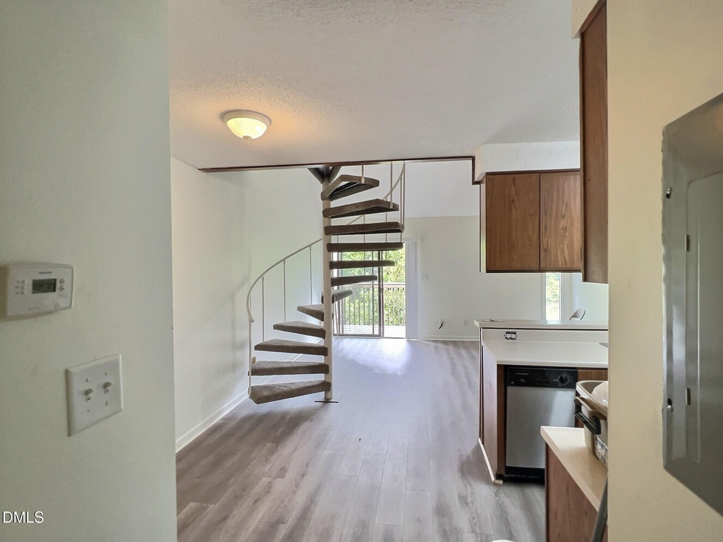 3081 Huntleigh Drive - Photo 6