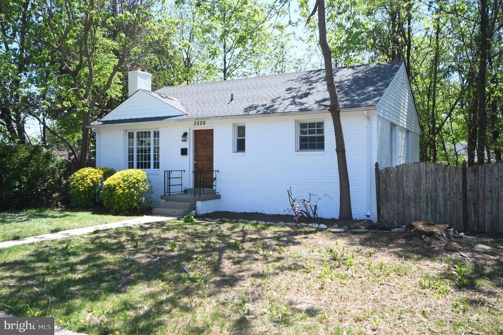 3506 Harrell Street - Photo 3
