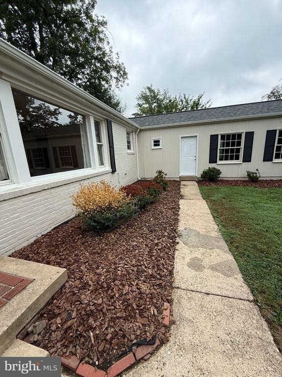 4325 Maple Avenue - Photo 4