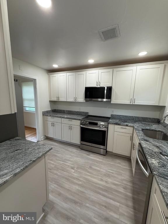 4325 Maple Avenue - Photo 11