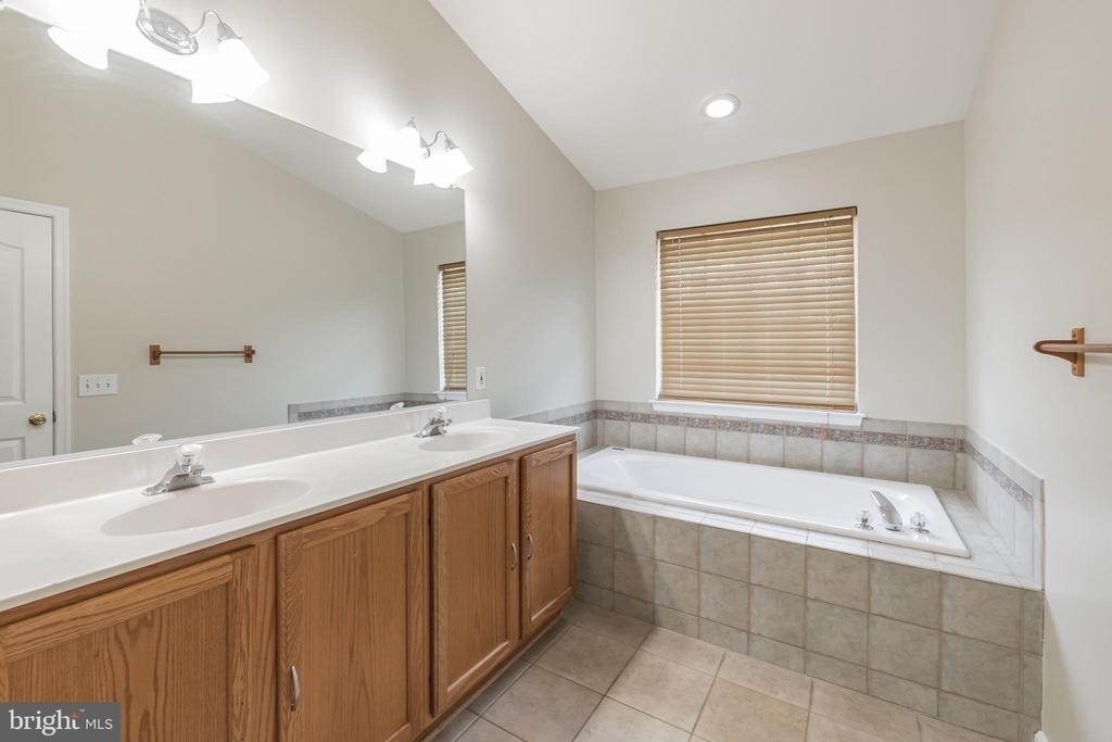 11715 Gunners Drive - Photo 9