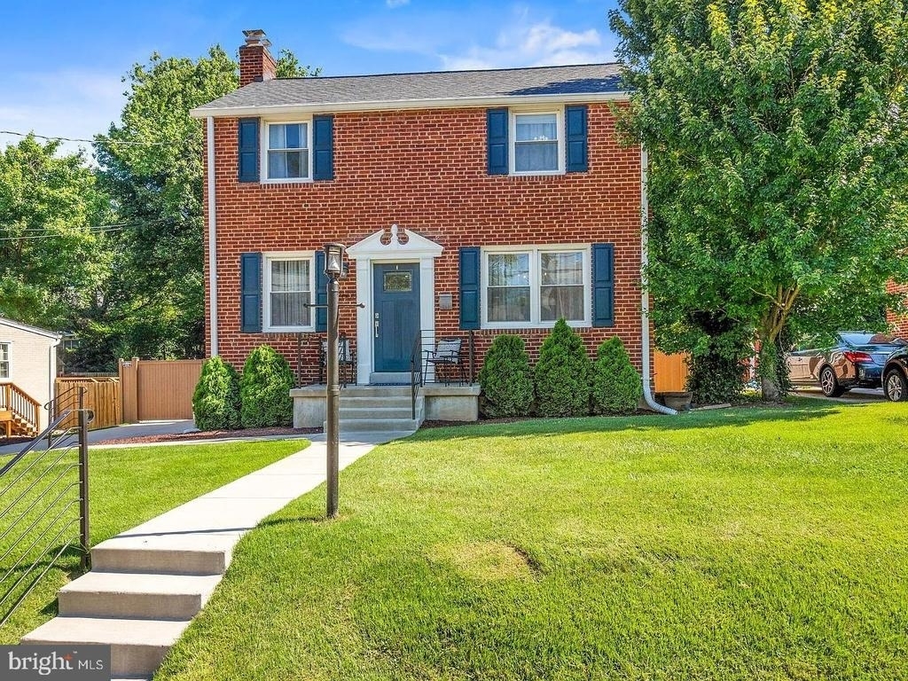 2605 Arcola Avenue - Photo 3