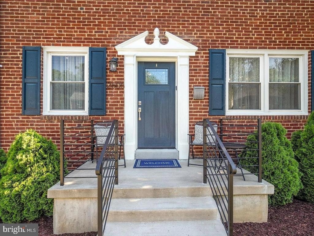 2605 Arcola Avenue - Photo 1