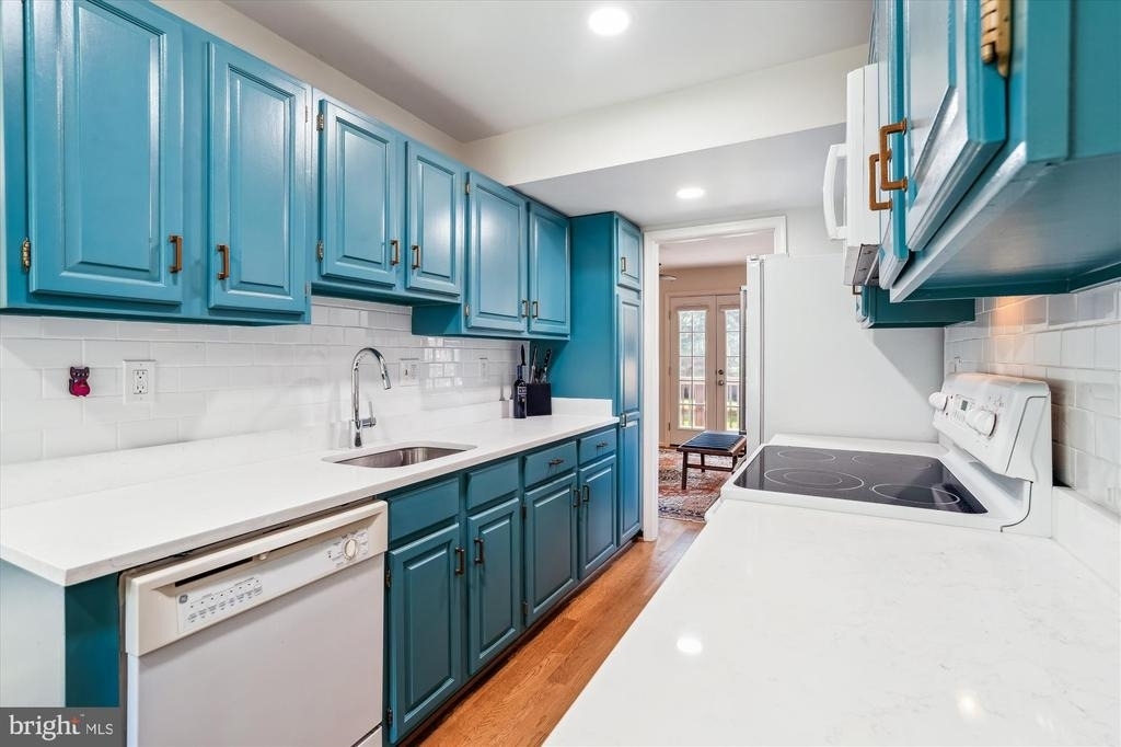 4934 Bradley Boulevard - Photo 6