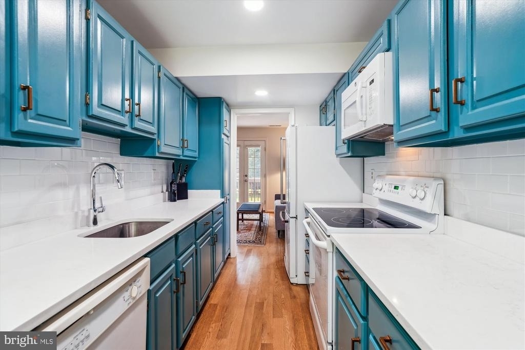 4934 Bradley Boulevard - Photo 5