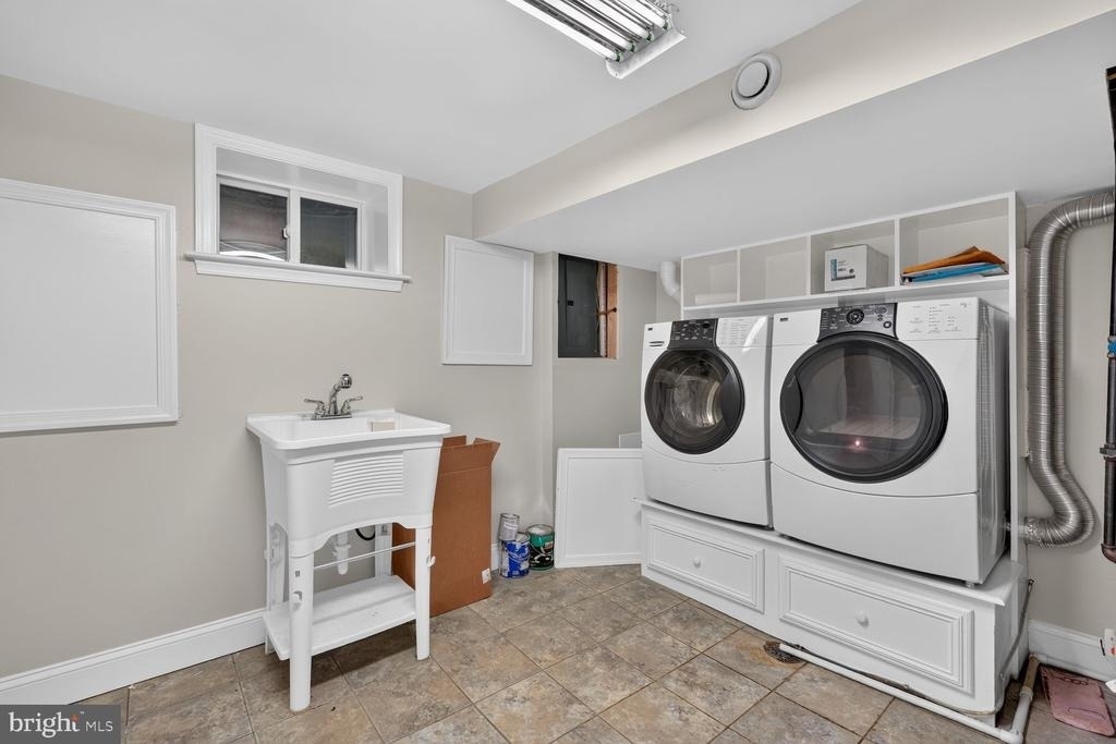 1813 Florin Street - Photo 17