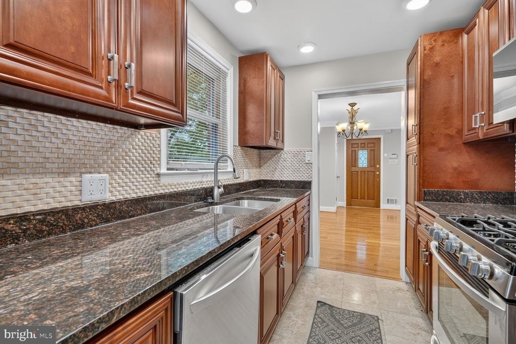1813 Florin Street - Photo 5