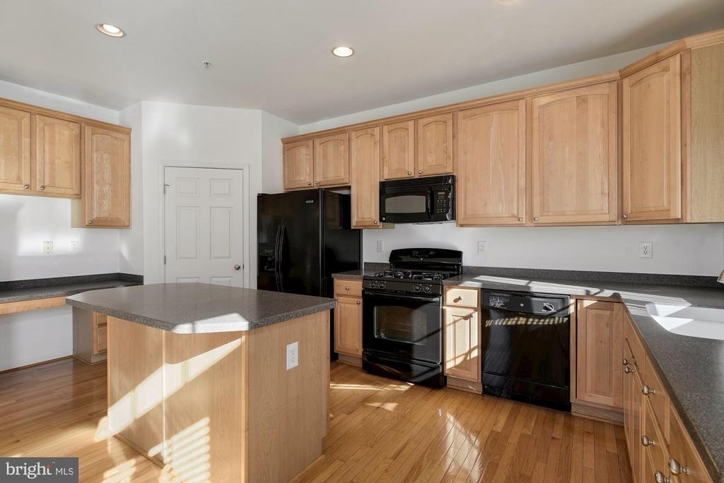 4801 Portsmouth Road - Photo 11