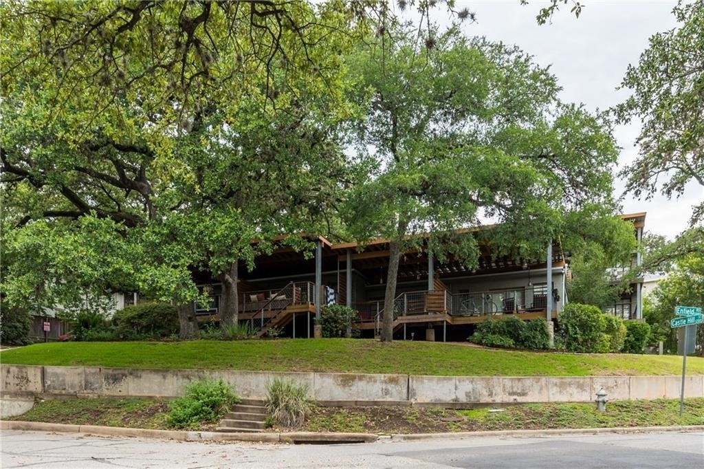 1212 Castle Hill St - Photo 0