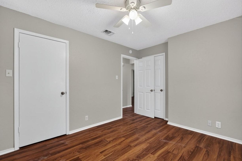 10207 Brownie Dr - Photo 10