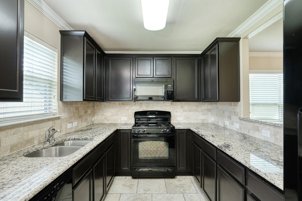 4201 Creede Dr - Photo 2