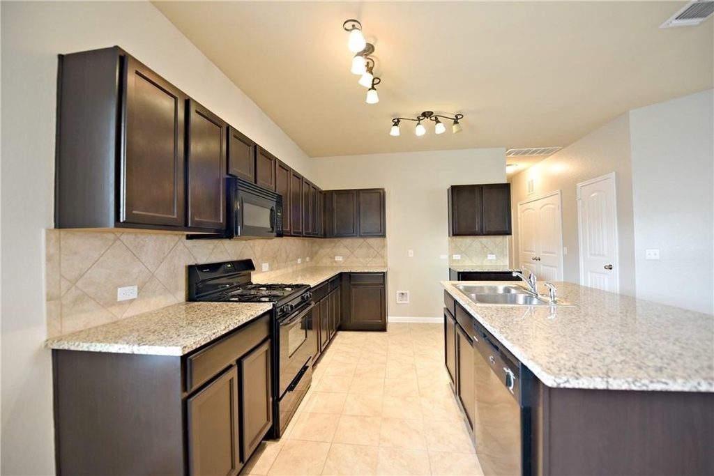 1603 Atlantica St - Photo 6