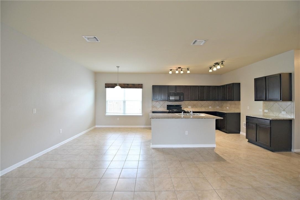 1603 Atlantica St - Photo 4