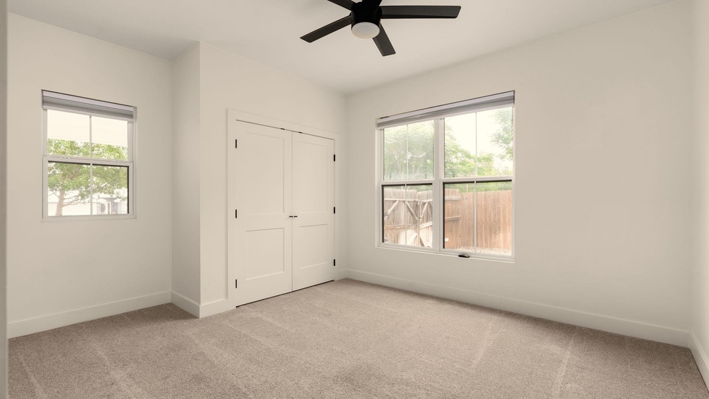 402 E Ash Dr - Photo 16