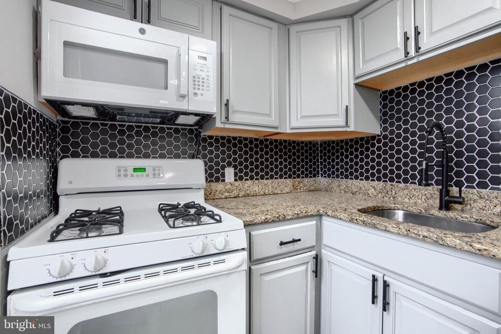 3807 Fleetwood Avenue - Photo 12