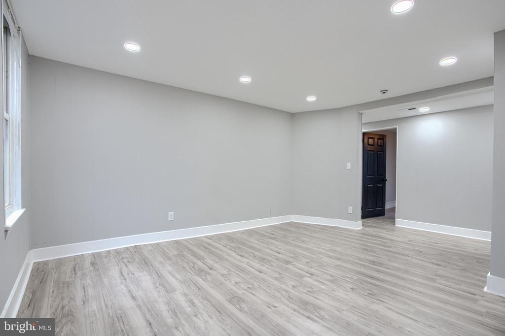 3807 Fleetwood Avenue - Photo 9