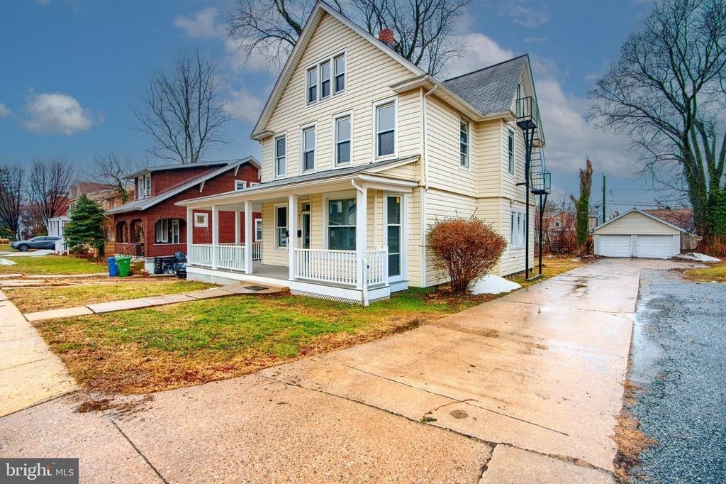 3807 Fleetwood Avenue - Photo 1
