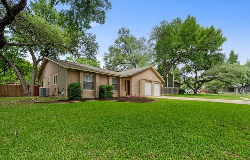 9012 Texas Sun Dr - Photo 0