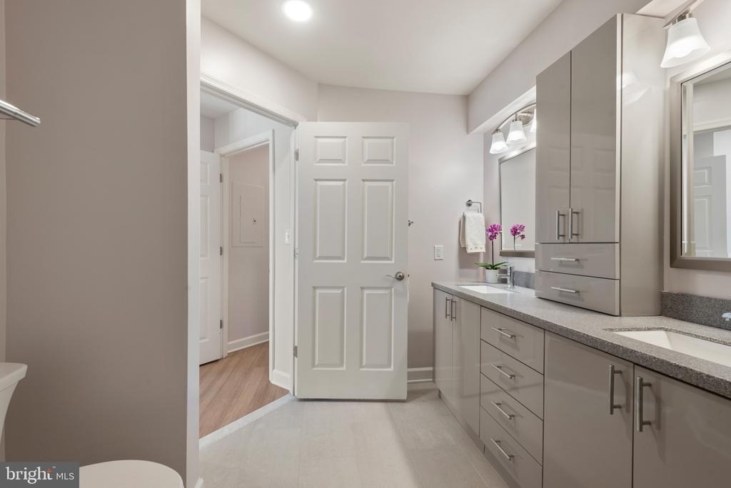 100 Harborview Drive - Photo 9