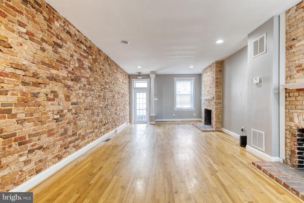1514 Light Street - Photo 5