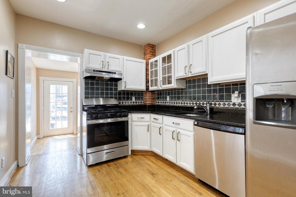 1514 Light Street - Photo 0