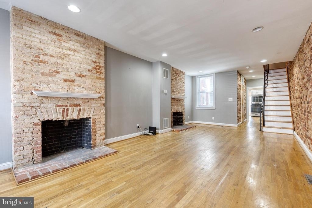 1514 Light Street - Photo 2