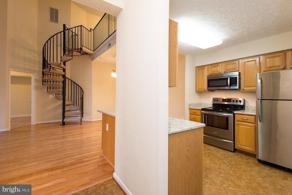 2013 Warners Terrace S - Photo 2