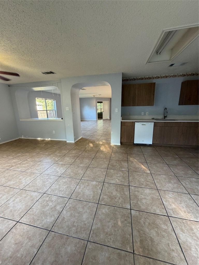 3207 Settlement Dr - Photo 3